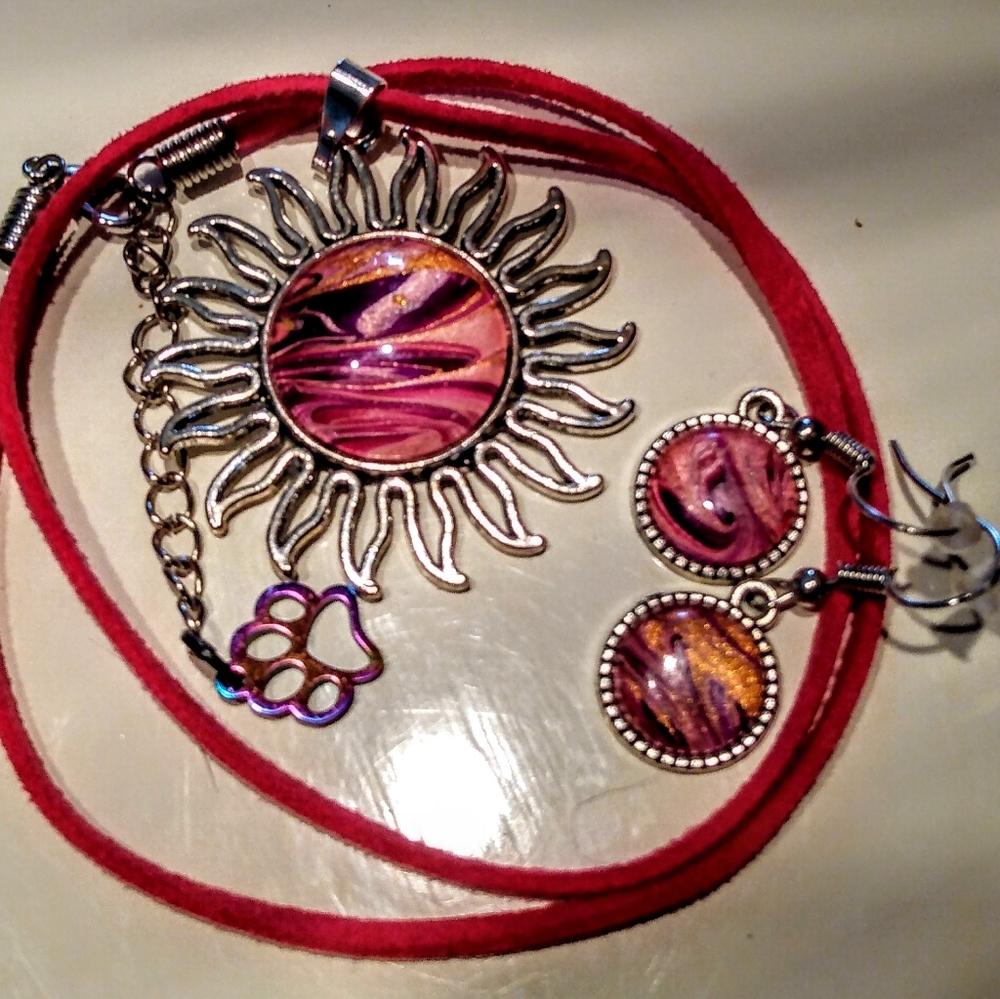 Jewlery necklace and earrings